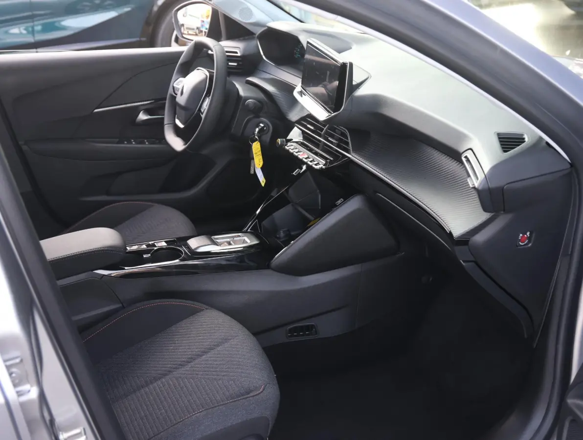 1.2 Hybrid 110 e-DCS6 Business Camera | Keyless | Parkeersensoren V+A | Navigatie | Climate Control | Apple Carplay & Android Auto | Voorraad
