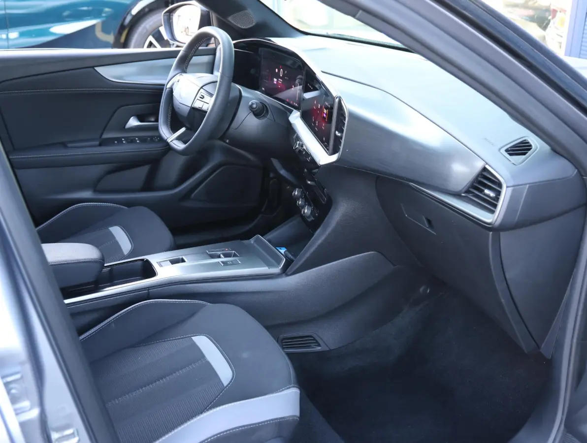 GS 54 kWh 1e Eigenaar | Camera | Navigatie | Comfort Stoelen | Apple Carplay & Android Auto | 17" LMV
