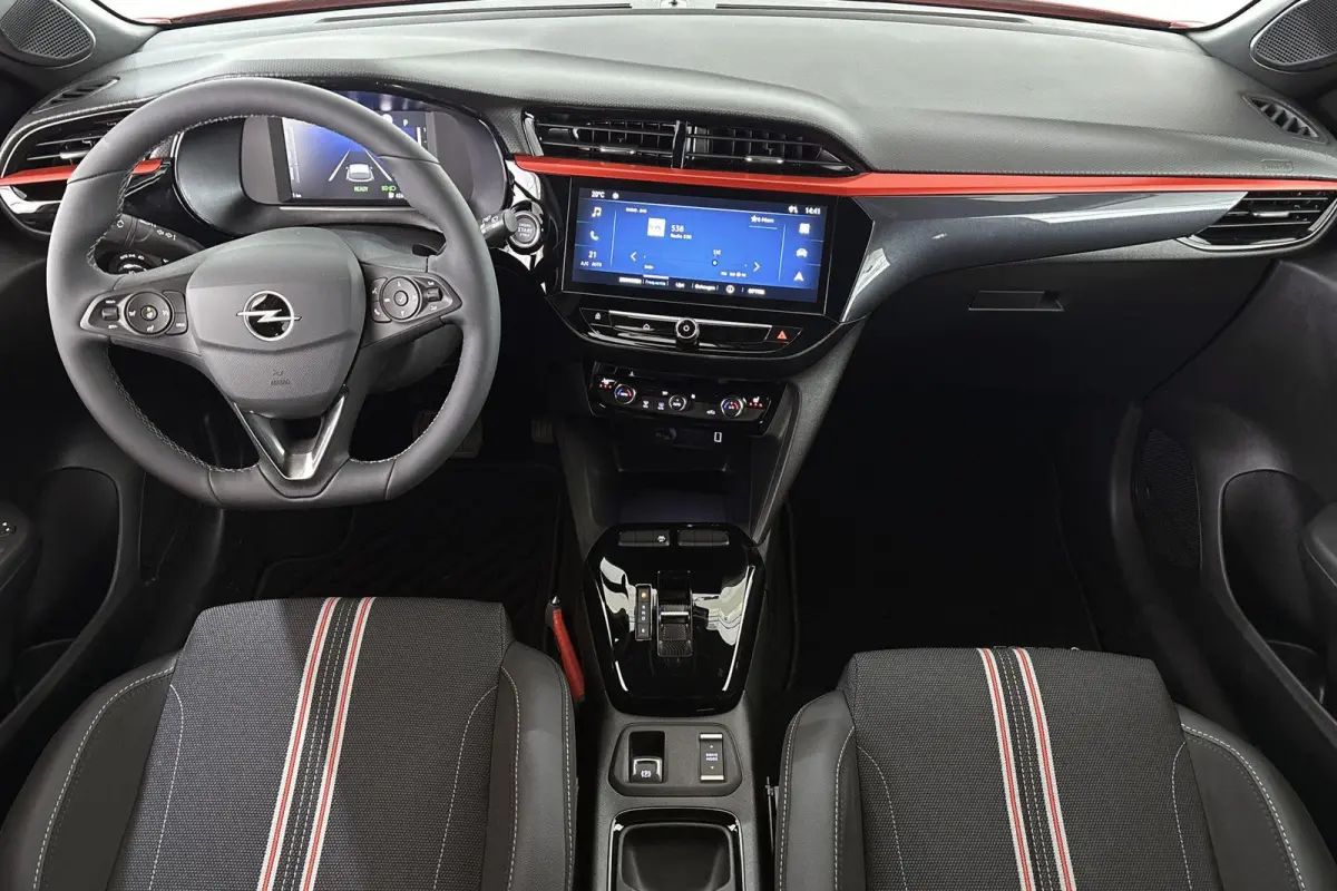 Electric Long Range Yes 51 kWh Stuur-Stoelverwarming Camera Apple CarPlay LED