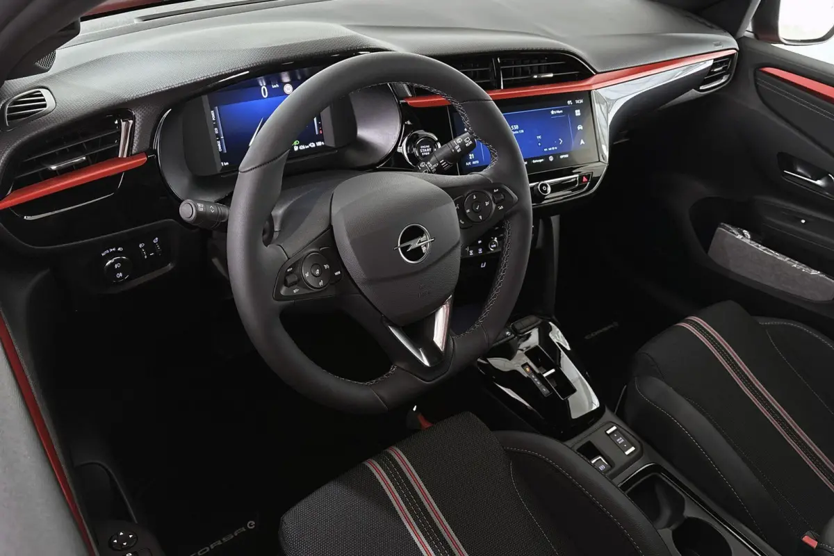 Electric Long Range Yes 51 kWh Stuur-Stoelverwarming Camera Apple CarPlay LED