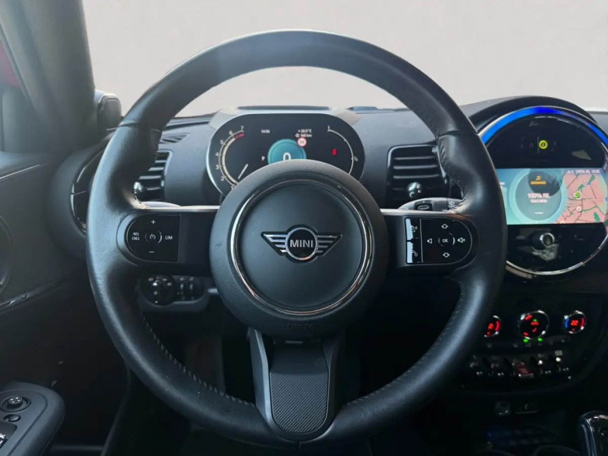 1.5 Cooper Business Edition | H&K | leer | head-up | trekhaak | NL-auto
