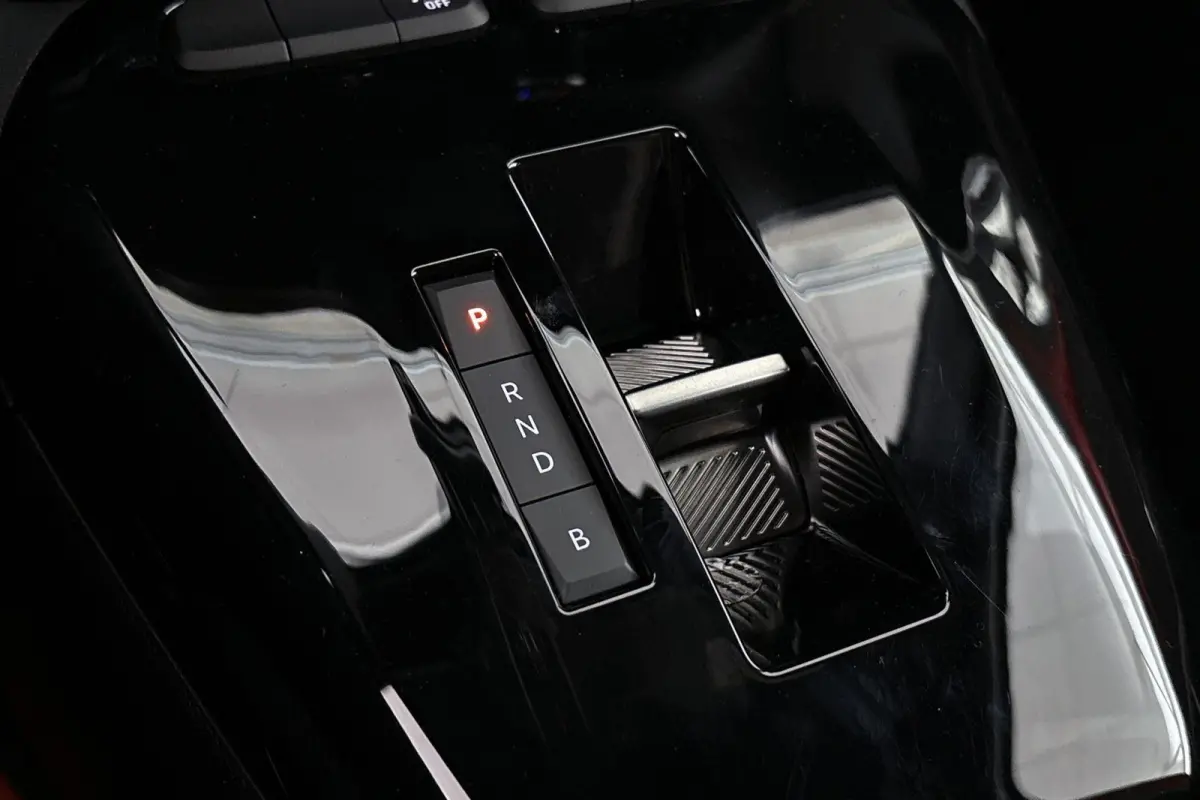 Electric Long Range Yes 51 kWh Stuur-Stoelverwarming Camera Apple CarPlay LED