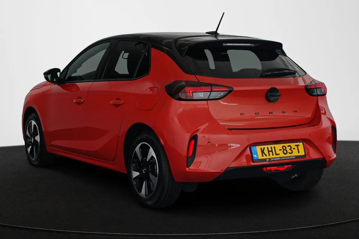 Electric Long Range Yes 51 kWh Stuur-Stoelverwarming Camera Apple CarPlay LED