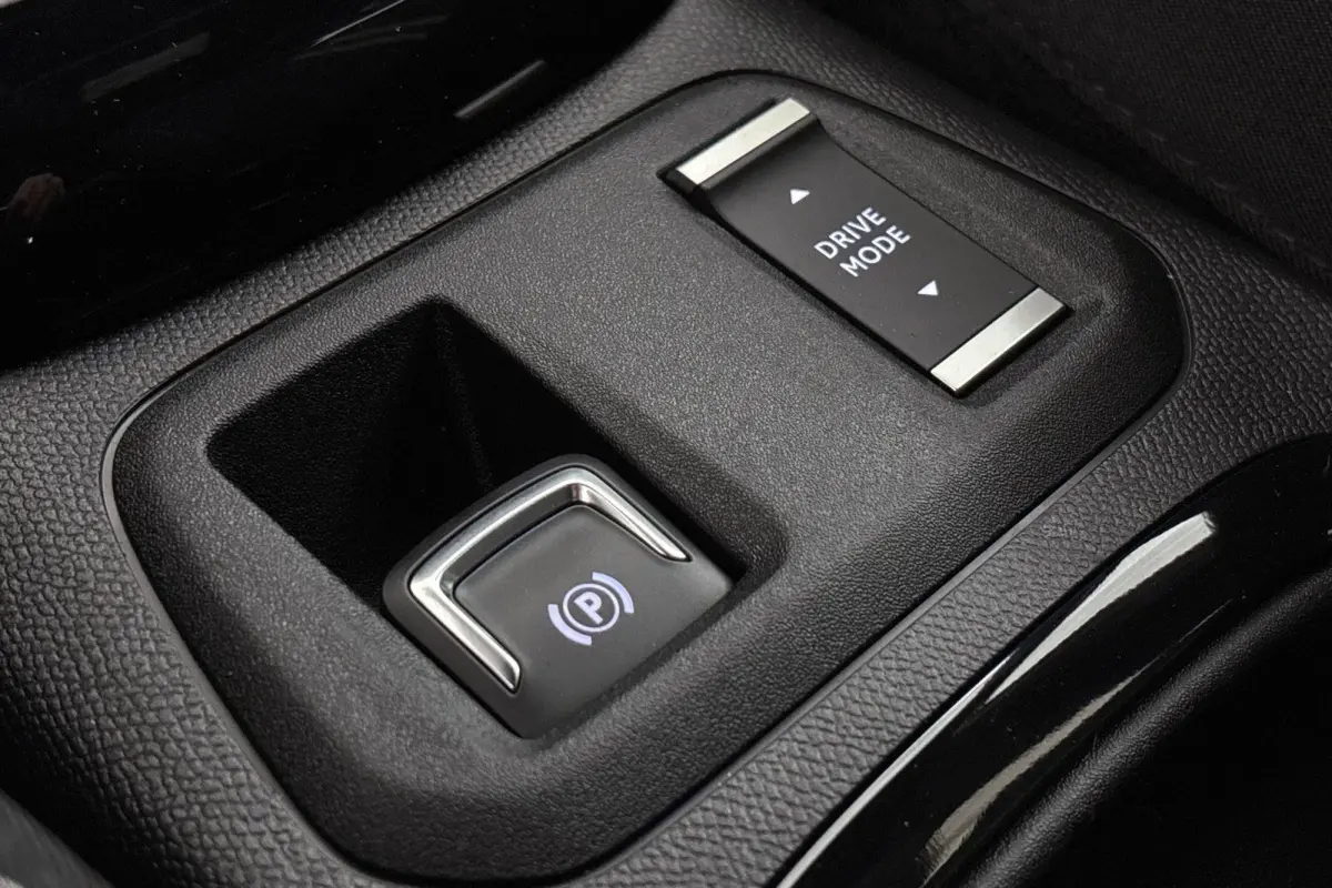Electric Long Range Yes 51 kWh Stuur-Stoelverwarming Camera Apple CarPlay LED