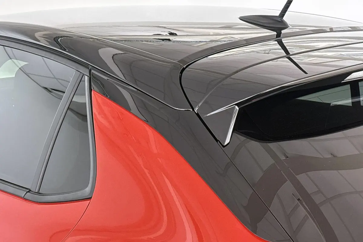 Electric Long Range Yes 51 kWh Stuur-Stoelverwarming Camera Apple CarPlay LED