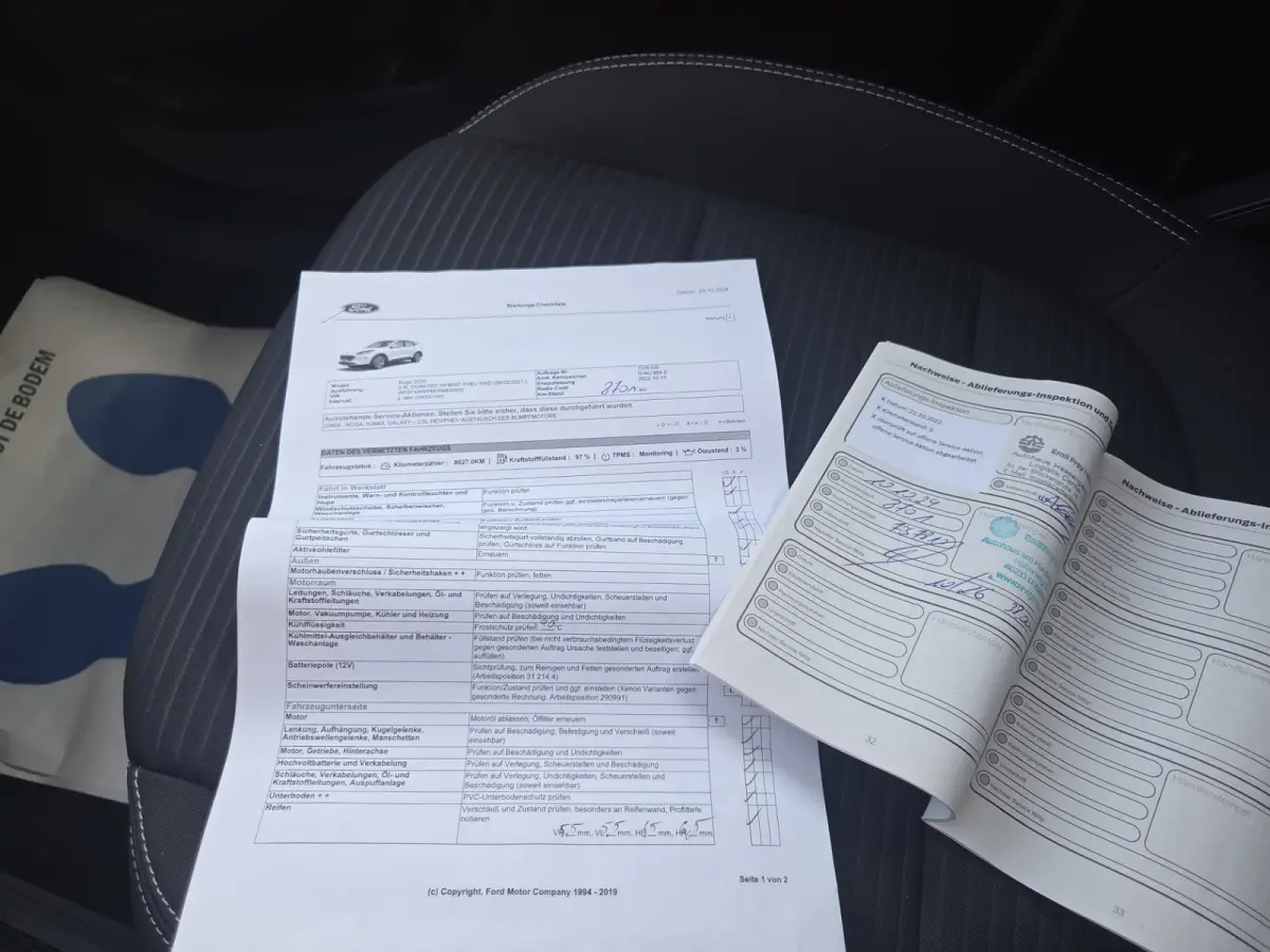 2.5 PHEV Titanium met nieuwe trekhaak!/ Parkeersensoren V+A / Navigatie/ Camera/ Stoelverwarming/ Rijklaarprijs!