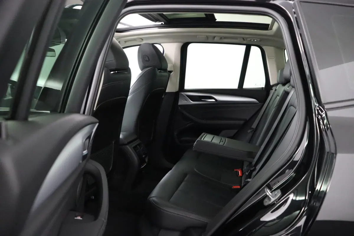 xDrive20d High Executive | Trekhaak | Schuif/kanteldak