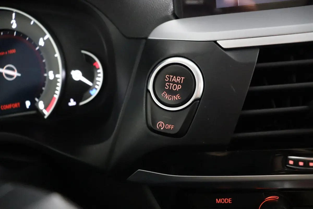 xDrive20d High Executive | Trekhaak | Schuif/kanteldak