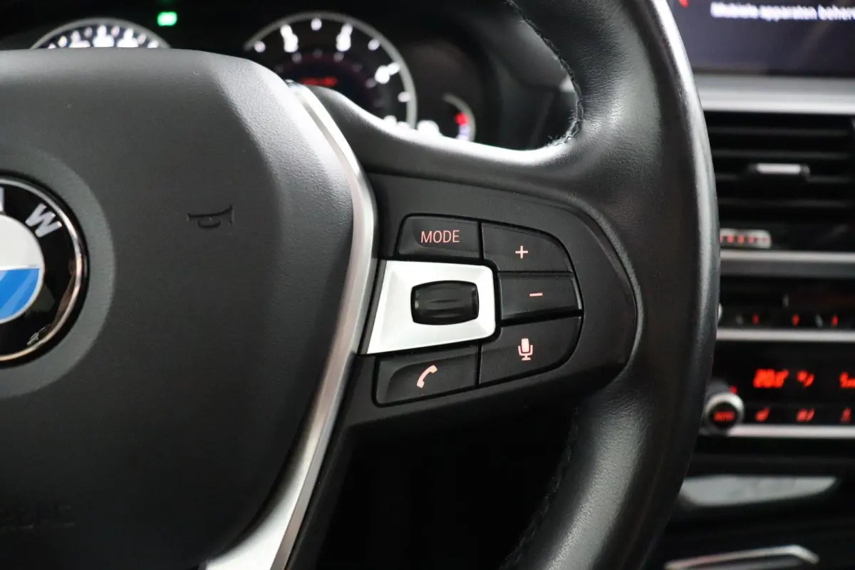 xDrive20d High Executive | Trekhaak | Schuif/kanteldak
