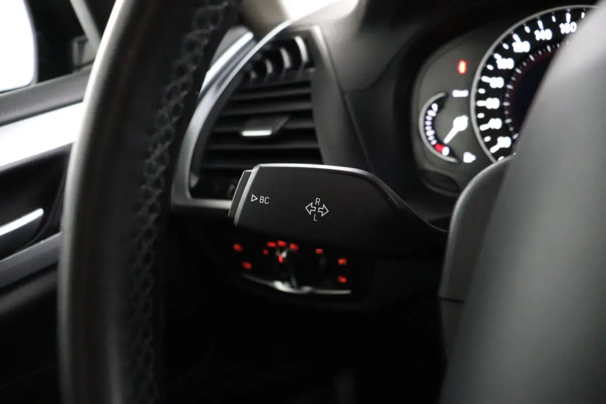 xDrive20d High Executive | Trekhaak | Schuif/kanteldak