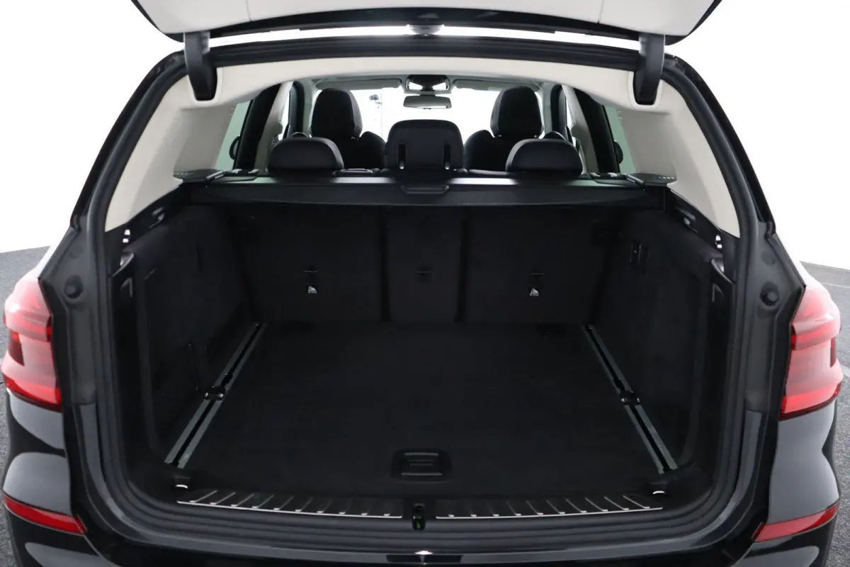 xDrive20d High Executive | Trekhaak | Schuif/kanteldak