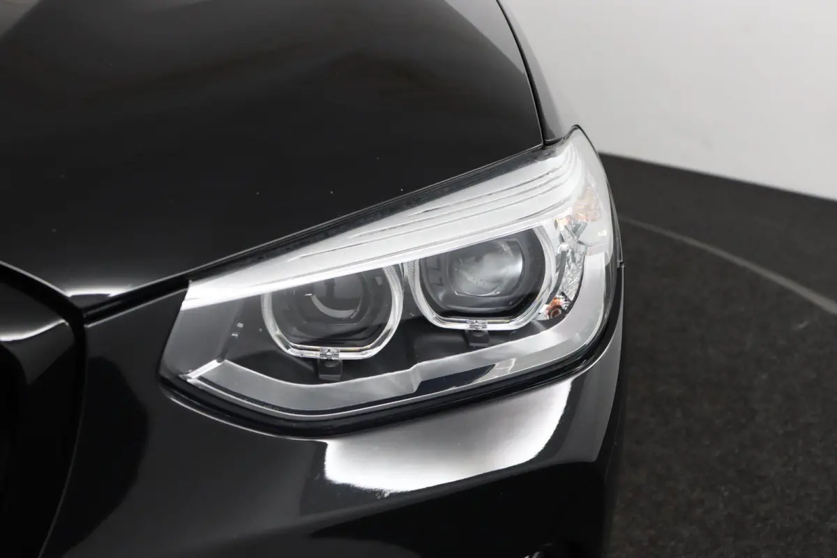 xDrive20d High Executive | Trekhaak | Schuif/kanteldak