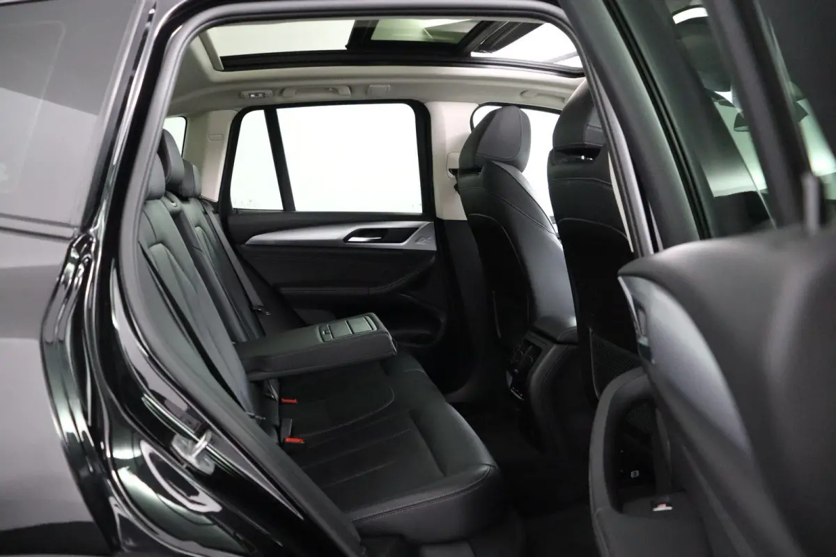 xDrive20d High Executive | Trekhaak | Schuif/kanteldak
