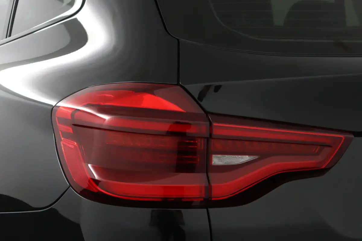 xDrive20d High Executive | Trekhaak | Schuif/kanteldak