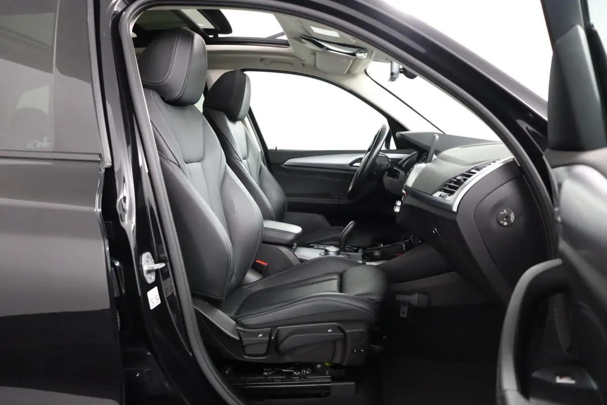 xDrive20d High Executive | Trekhaak | Schuif/kanteldak