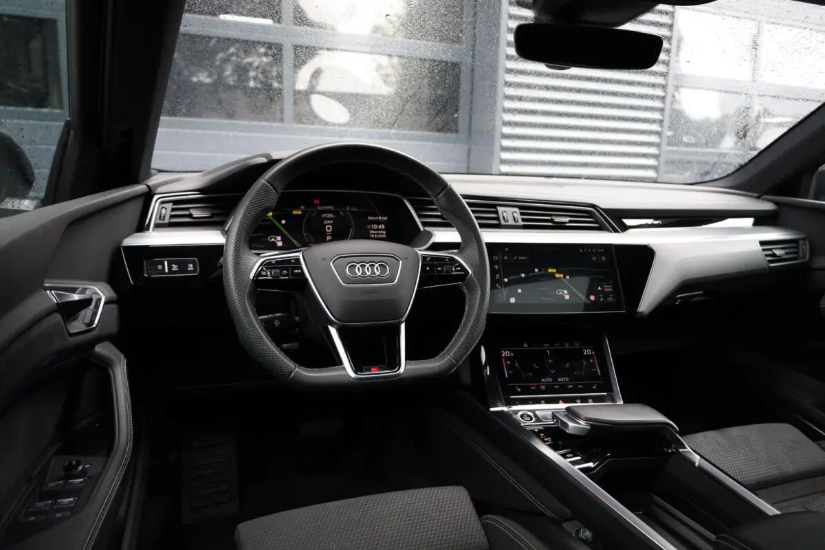 55 quattro Advanced S Line 95 kWh |Pano |Head-Up |Stoelverw. |B&O |Memory