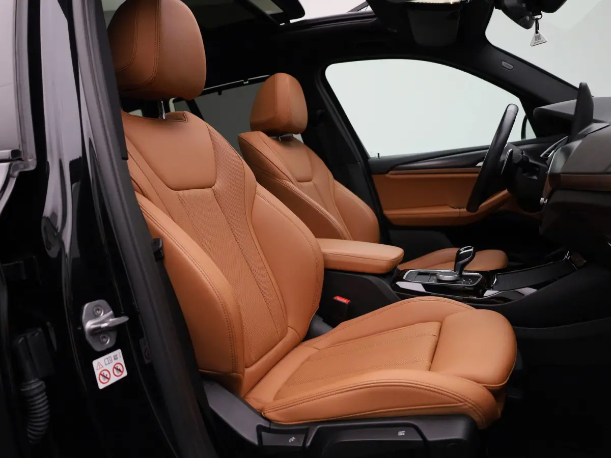xDrive30e M Sport | PANORAMADAK | CAMERA | COGNAC LEDERENBEKLEDING | STOELVERWARMING | ZONNESCHERMEN ACHTER