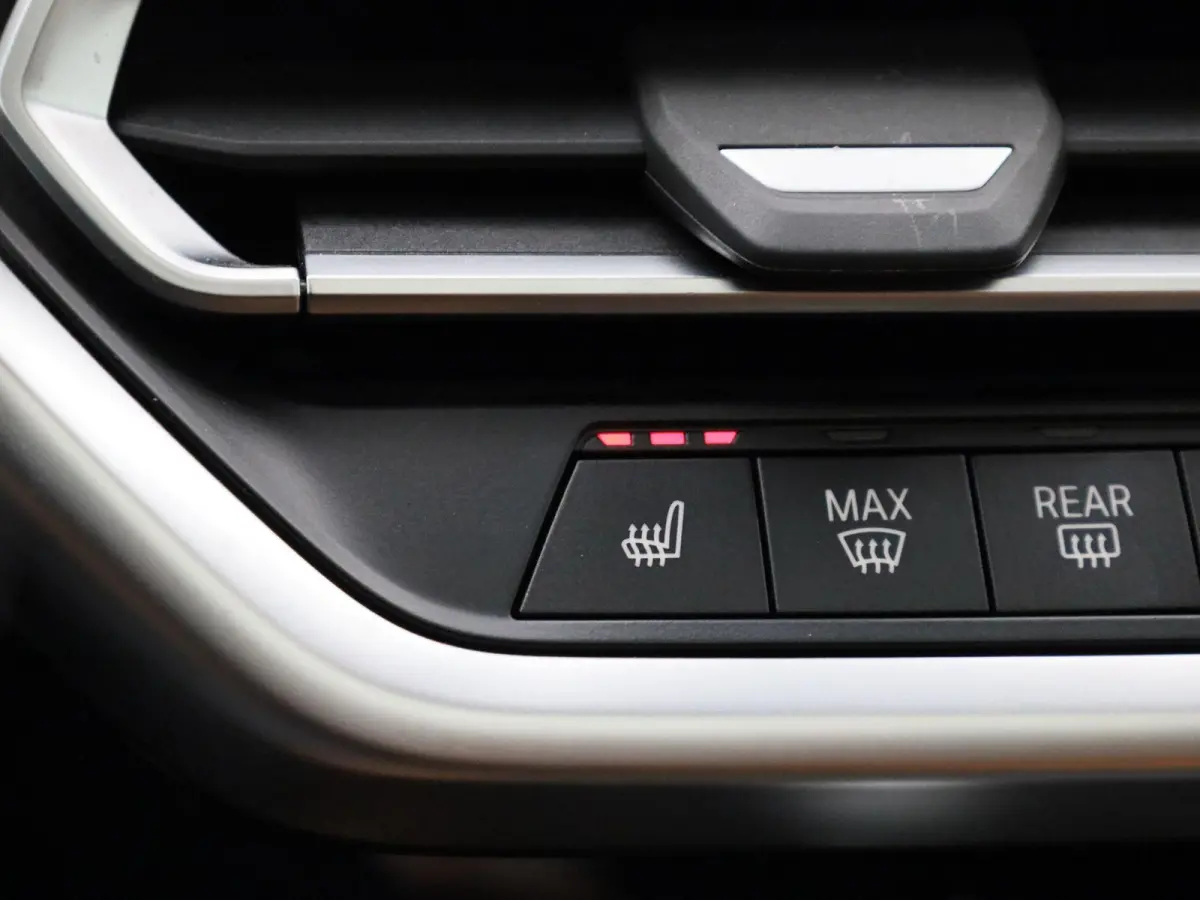 xDrive30e M Sport | PANORAMADAK | CAMERA | COGNAC LEDERENBEKLEDING | STOELVERWARMING | ZONNESCHERMEN ACHTER