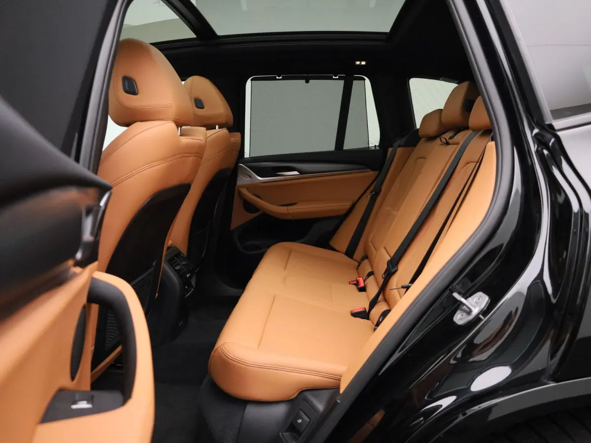 xDrive30e M Sport | PANORAMADAK | CAMERA | COGNAC LEDERENBEKLEDING | STOELVERWARMING | ZONNESCHERMEN ACHTER