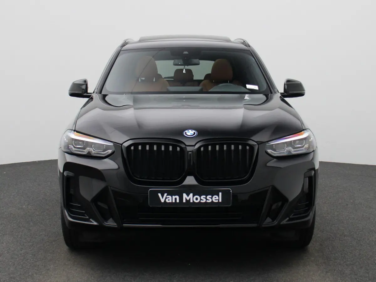 xDrive30e M Sport | PANORAMADAK | CAMERA | COGNAC LEDERENBEKLEDING | STOELVERWARMING | ZONNESCHERMEN ACHTER