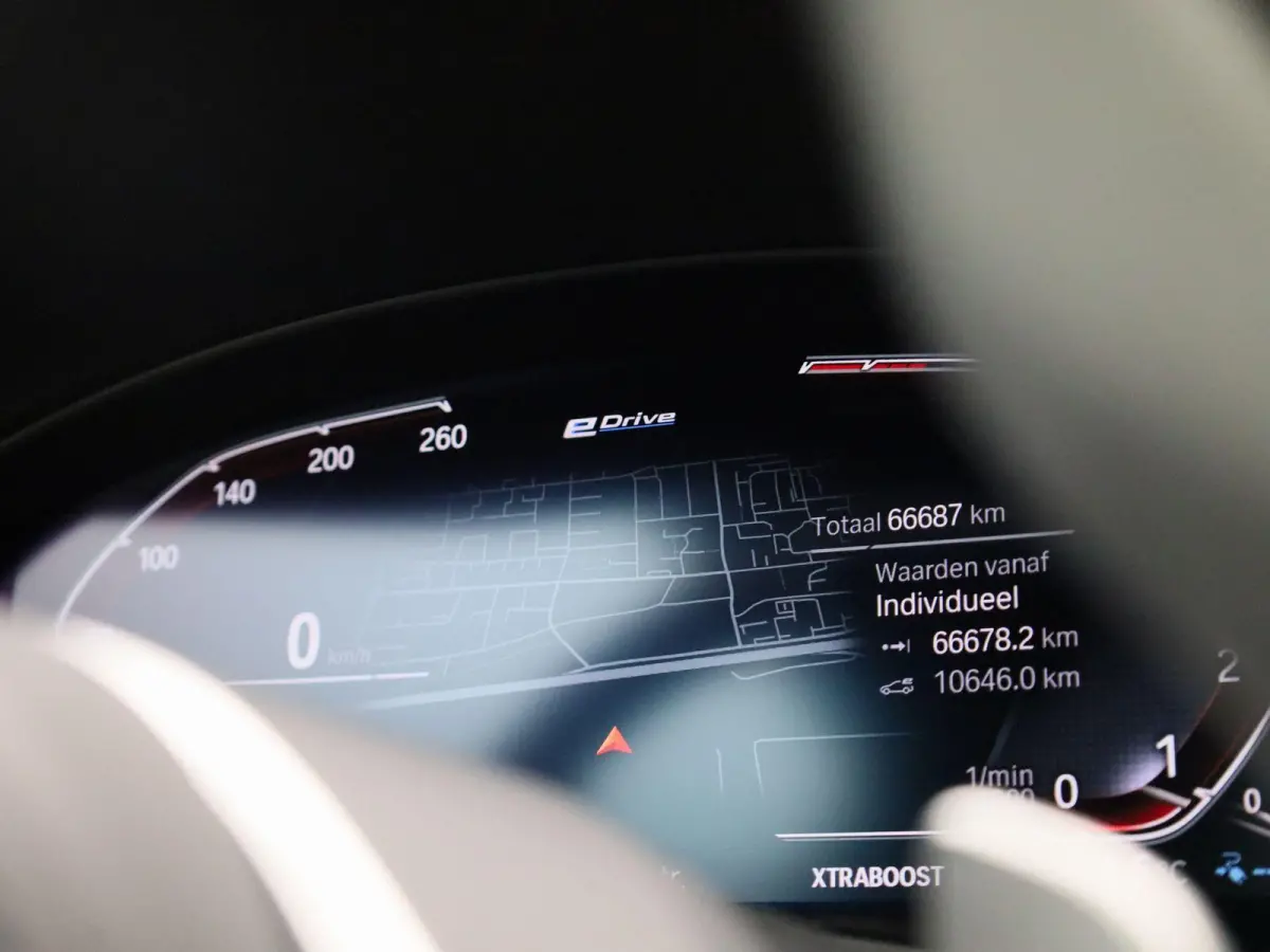 xDrive30e M Sport | PANORAMADAK | CAMERA | COGNAC LEDERENBEKLEDING | STOELVERWARMING | ZONNESCHERMEN ACHTER