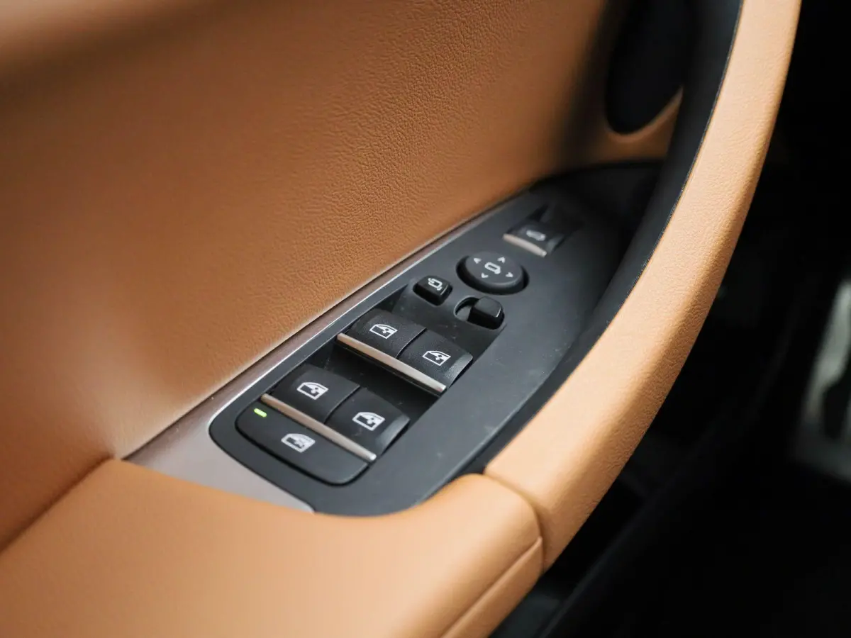 xDrive30e M Sport | PANORAMADAK | CAMERA | COGNAC LEDERENBEKLEDING | STOELVERWARMING | ZONNESCHERMEN ACHTER