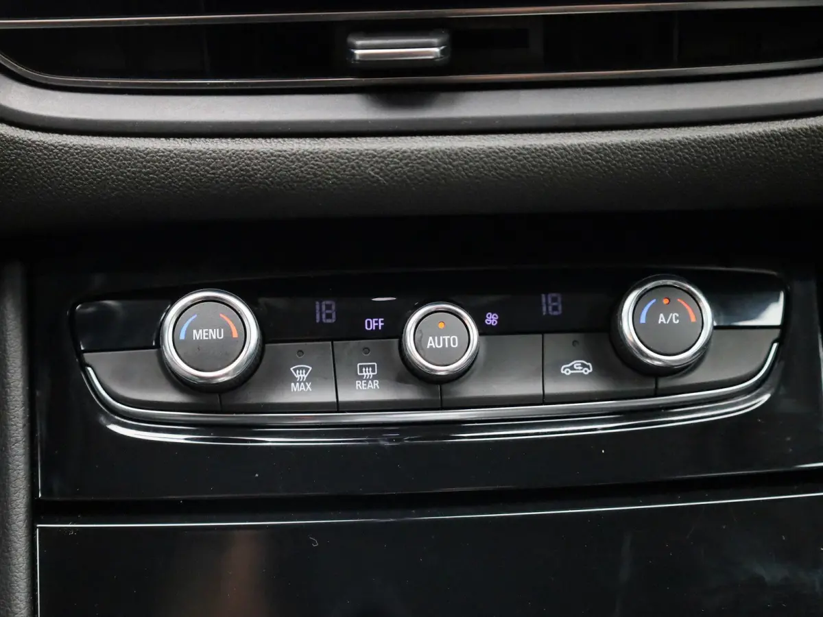 1.6 Turbo Plug-In Hybrid GS Line | TREKHAAK | STUURWIELVERWARMING | NAVIGATIE | CAMERA