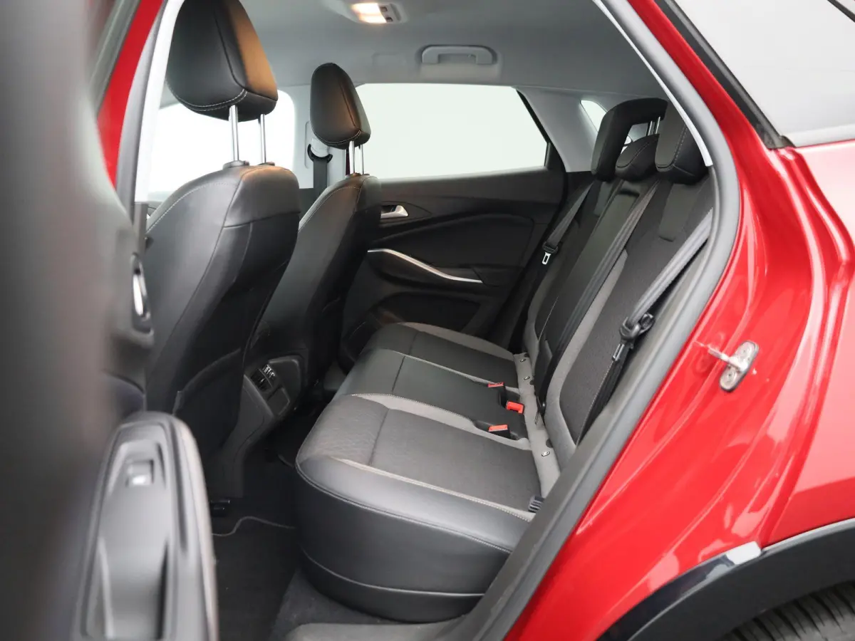 1.6 Turbo Plug-In Hybrid GS Line | TREKHAAK | STUURWIELVERWARMING | NAVIGATIE | CAMERA