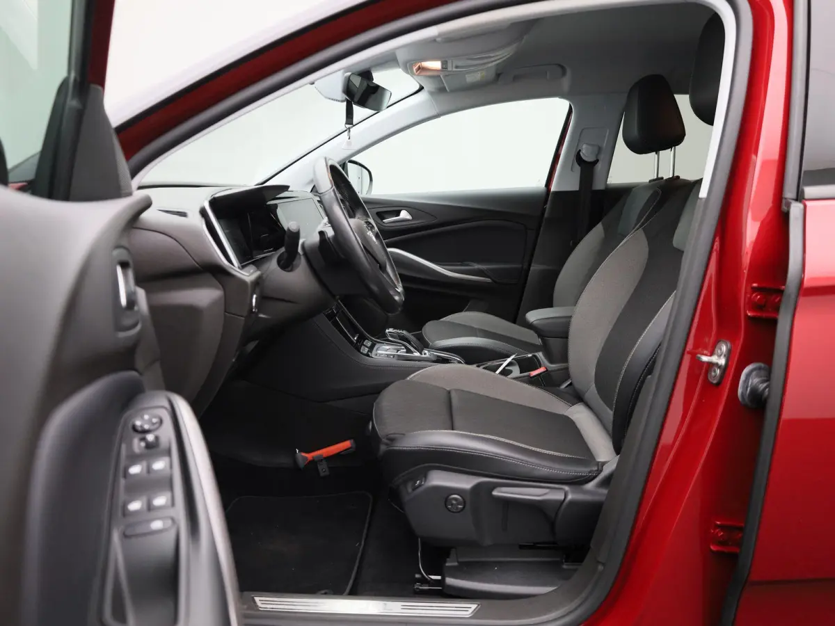 1.6 Turbo Plug-In Hybrid GS Line | TREKHAAK | STUURWIELVERWARMING | NAVIGATIE | CAMERA