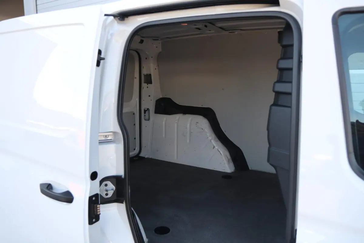 2.0 TDI 102pk | Airco | Parkeersensoren Achter | DAB+ | App-Connect |