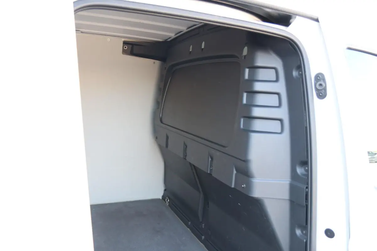 2.0 TDI 102pk | Airco | Parkeersensoren Achter | DAB+ | App-Connect |