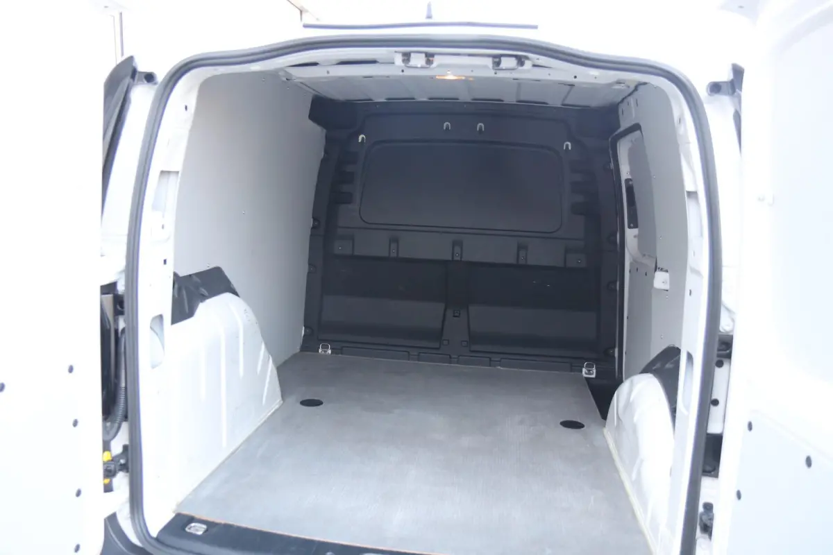 2.0 TDI 102pk | Airco | Parkeersensoren Achter | DAB+ | App-Connect |