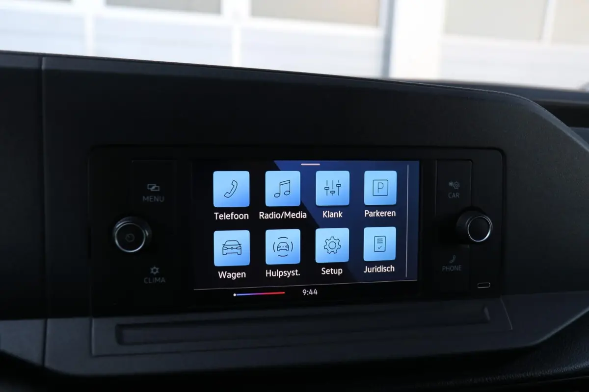 2.0 TDI 102pk | Airco | Parkeersensoren Achter | DAB+ | App-Connect |