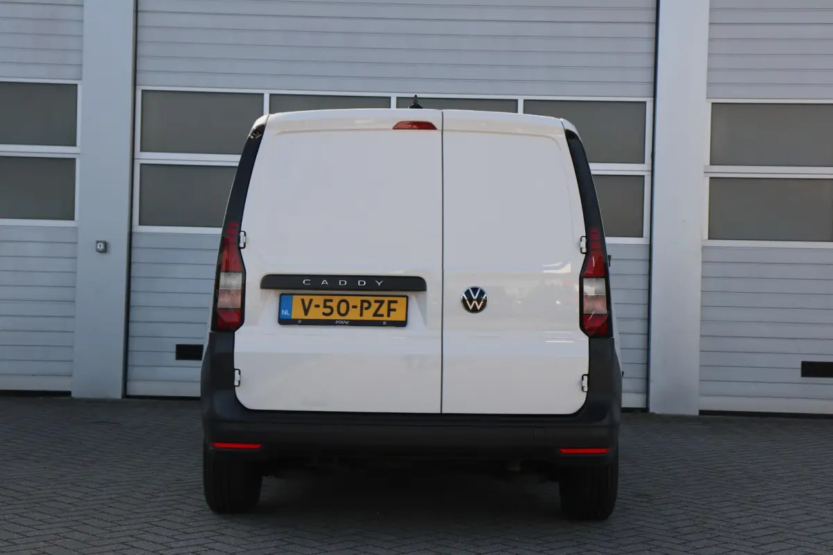 2.0 TDI 102pk | Airco | Parkeersensoren Achter | DAB+ | App-Connect |