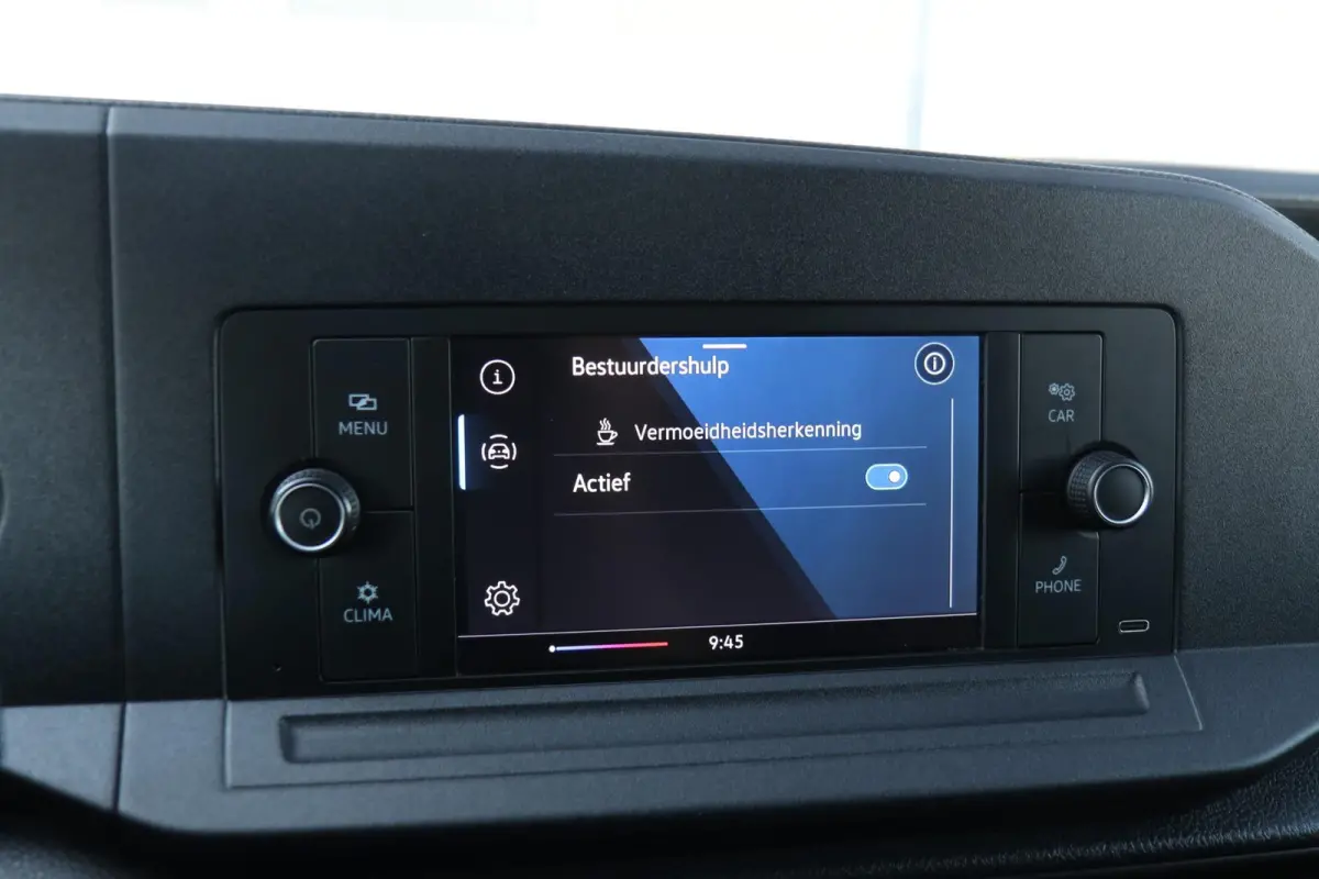 2.0 TDI 102pk | Airco | Parkeersensoren Achter | DAB+ | App-Connect |