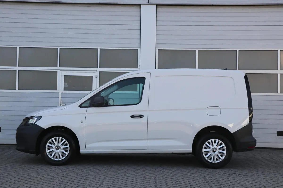 2.0 TDI 102pk | Airco | Parkeersensoren Achter | DAB+ | App-Connect |