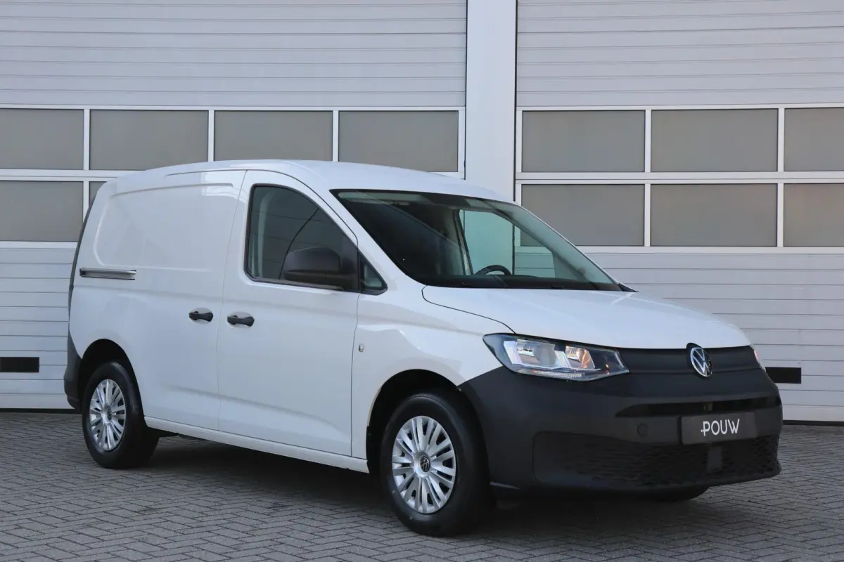 2.0 TDI 102pk | Airco | Parkeersensoren Achter | DAB+ | App-Connect |