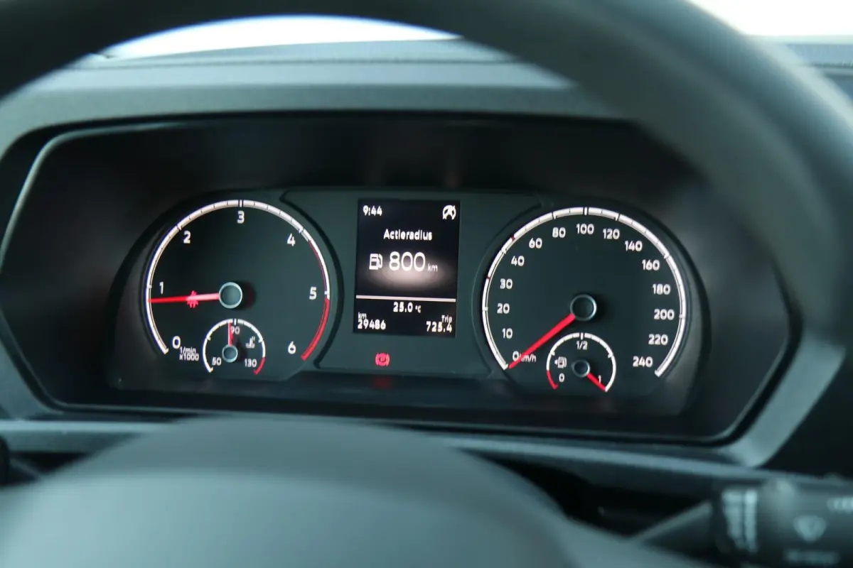 2.0 TDI 102pk | Airco | Parkeersensoren Achter | DAB+ | App-Connect |