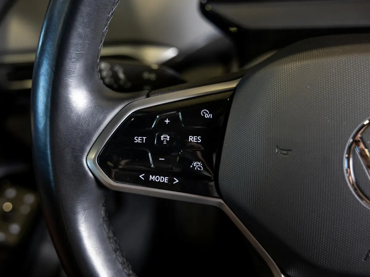 Max 77 kWh SoH 95% 204pk / Panoramadak / Head up display / Memory / Achteruitrijcamera / Navigatie / Apple carplay /