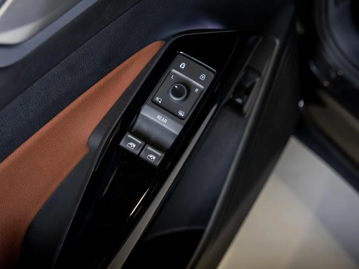 Max 77 kWh SoH 95% 204pk / Panoramadak / Head up display / Memory / Achteruitrijcamera / Navigatie / Apple carplay /
