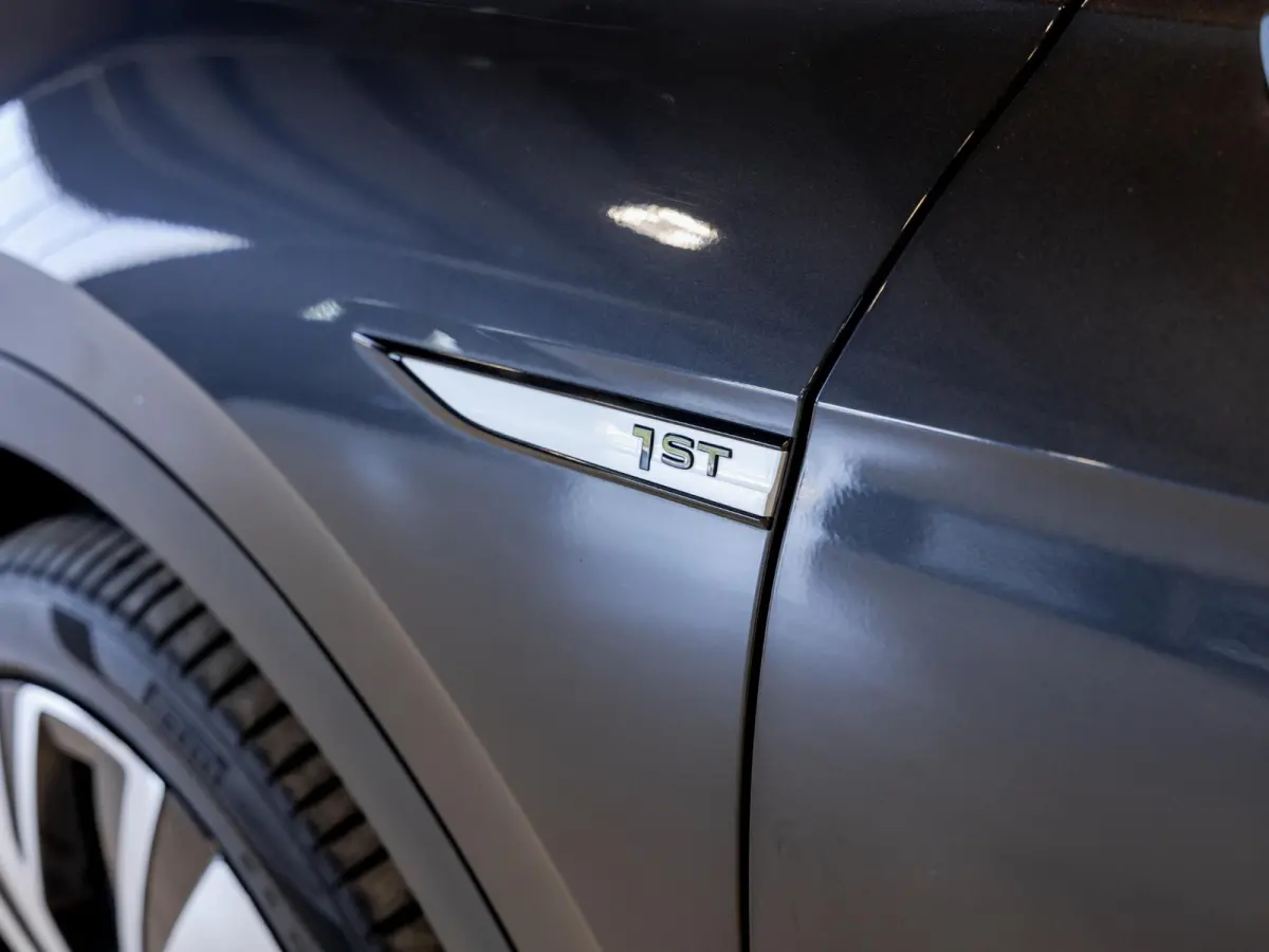 Max 77 kWh SoH 95% 204pk / Panoramadak / Head up display / Memory / Achteruitrijcamera / Navigatie / Apple carplay /