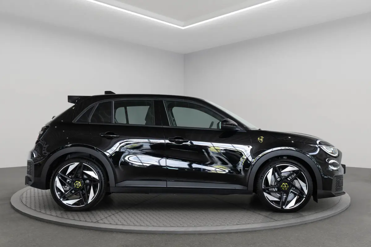 Turismo 54 kWh | Tot 8 Jaar Garantie | SOH 98% | Adaptive Cruise | Apple Carplay & Android Auto | 20 Inch Lichtmetalen velgen |