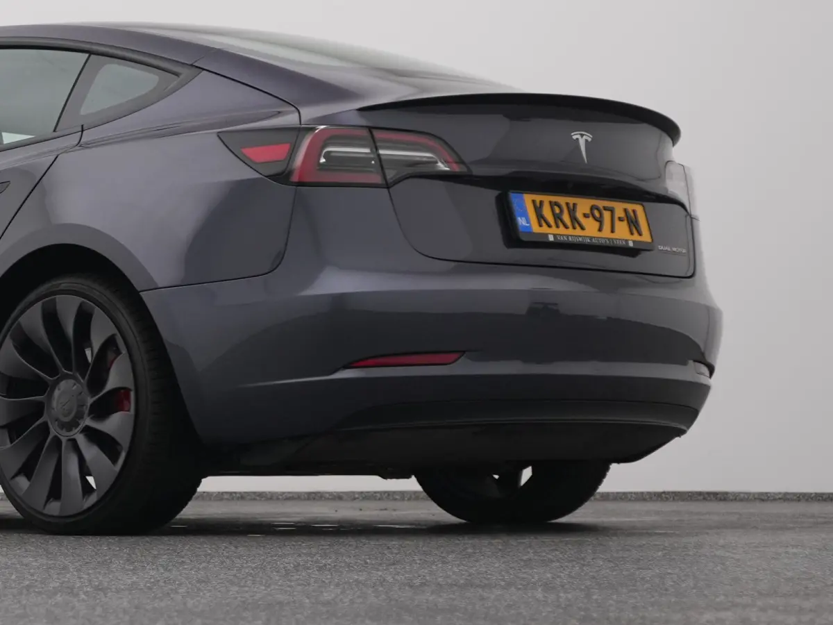 Long Range AWD 75 kWh PERFORMANCE | PANO | KEYLESS | STOELVERW.