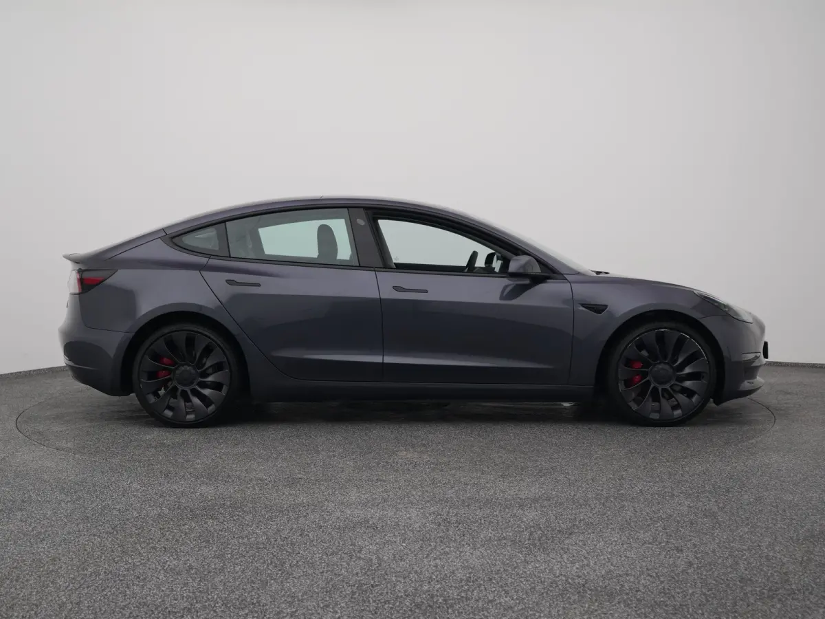 Long Range AWD 75 kWh PERFORMANCE | PANO | KEYLESS | STOELVERW.