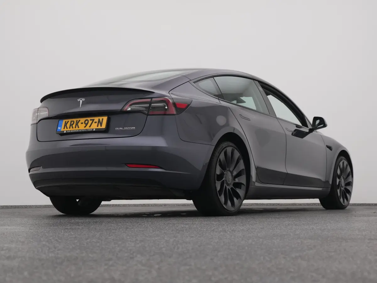 Long Range AWD 75 kWh PERFORMANCE | PANO | KEYLESS | STOELVERW.