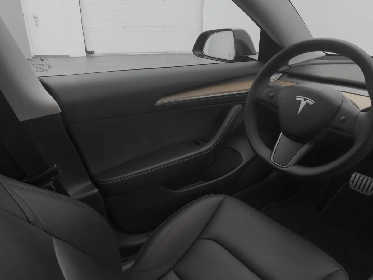 Long Range AWD 75 kWh PERFORMANCE | PANO | KEYLESS | STOELVERW.