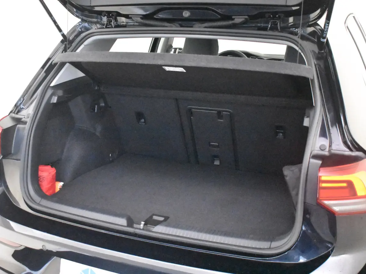1.4 eHybrid Style 204pk DSG/AUTO l Camera l Elektr. Stoel incl geheugen & Massage l Adapt. Cr Control  l Full LED l PDC V en A l  DAB | 16" LMV