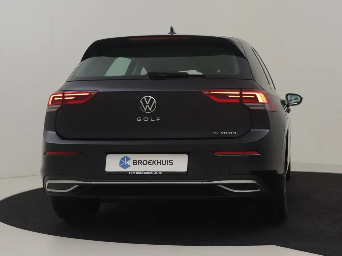 1.4 eHybrid Style 204pk DSG/AUTO l Camera l Elektr. Stoel incl geheugen & Massage l Adapt. Cr Control  l Full LED l PDC V en A l  DAB | 16" LMV