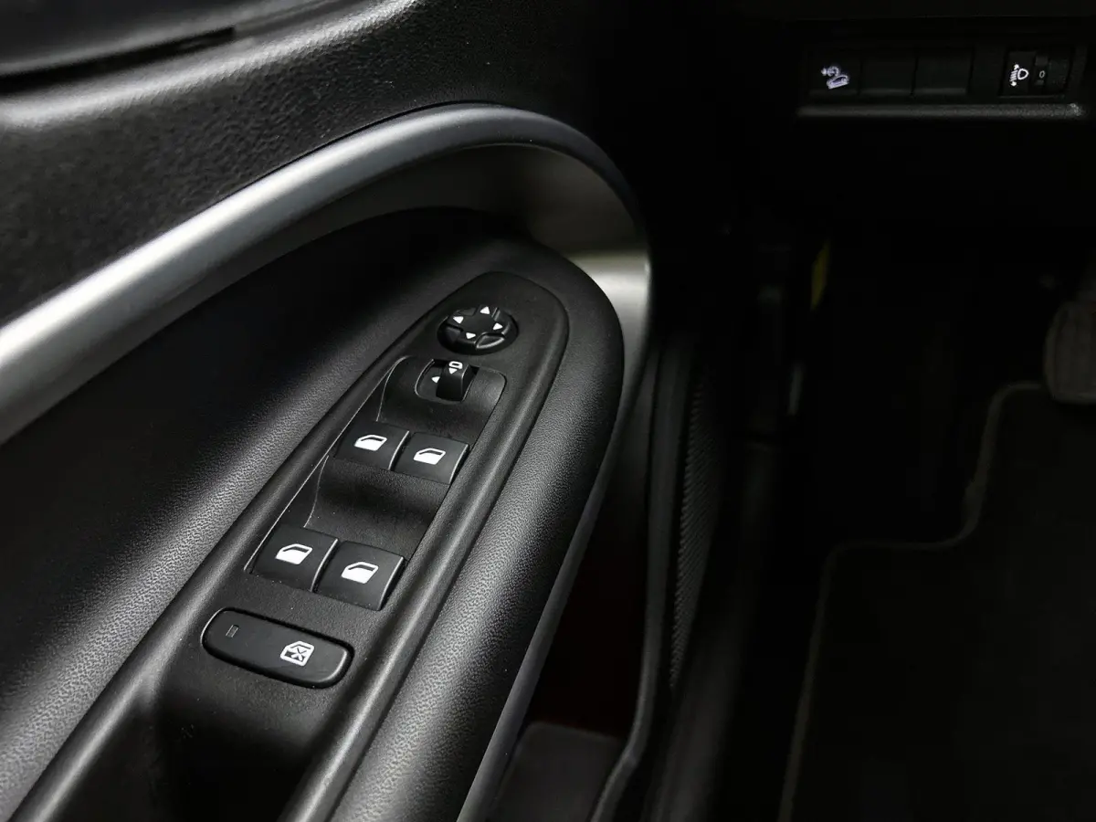 1.2 100pk Summit | Camera | Apple Carplay / Android Auto | Dodehoekbewaking | Adaptive Cruise Control