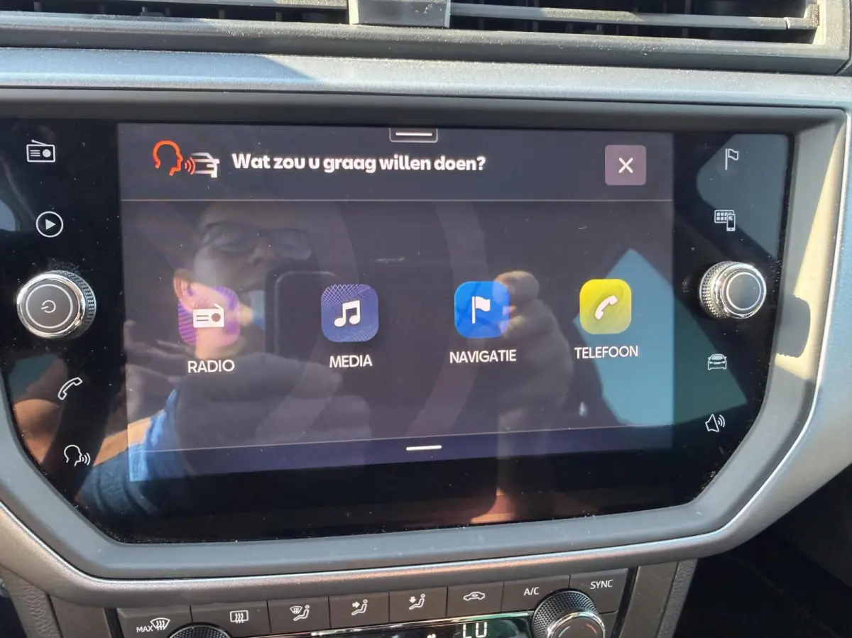 1.0 TSI FR boekjes virtueel dashboard leer alcantara